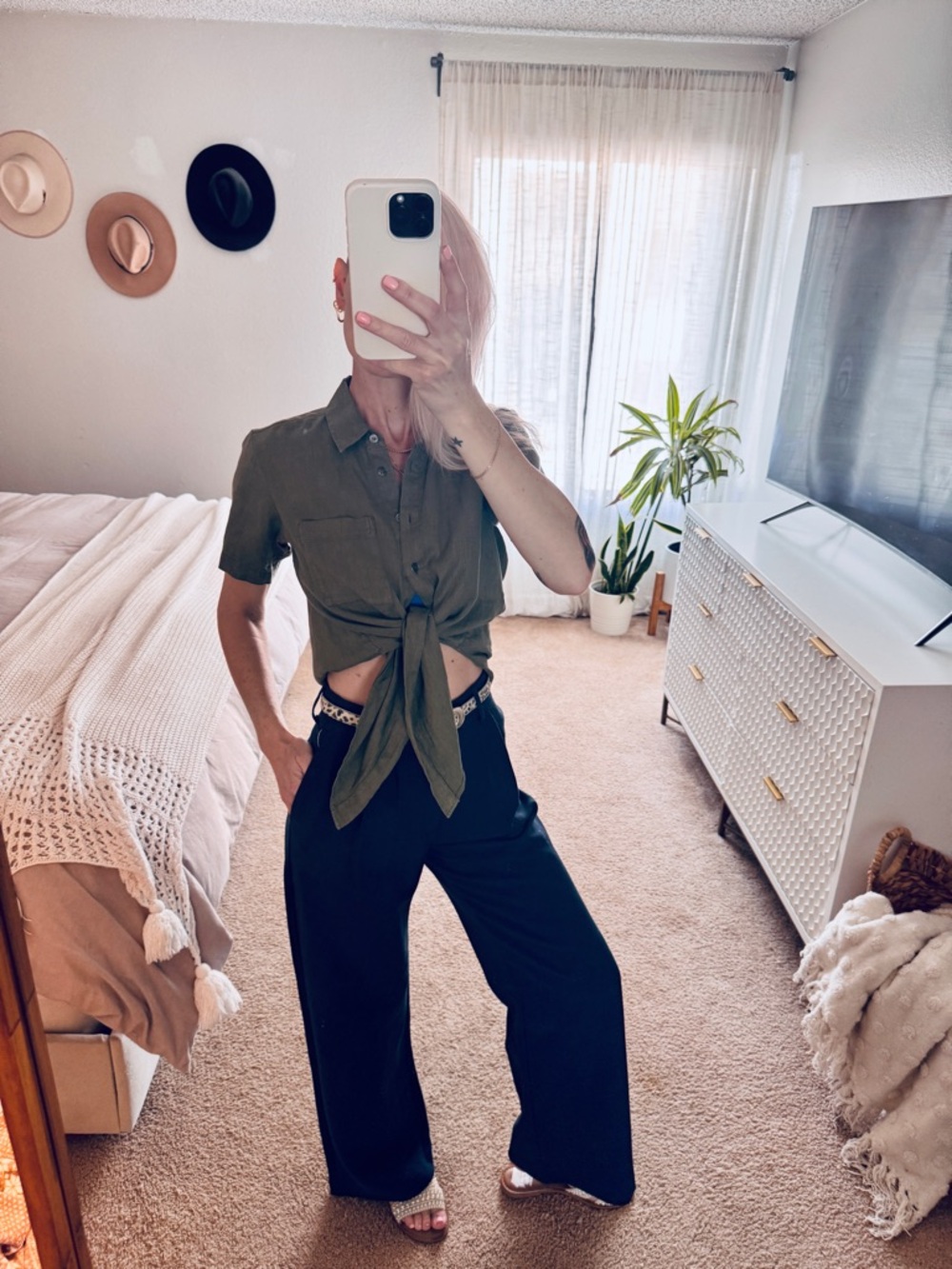 THEORY, S/P, linen blend Kekanina forest green tie front top